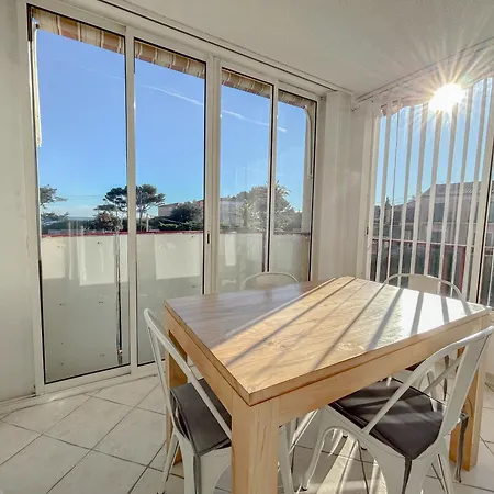 Apartment Vue Et Parking Prive, T2 Avec Acces