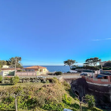 Vue Et Parking Prive, T2 Avec Acces Frejus